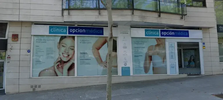 Clínica EGOS Clínica capilar en Sabadell fachada del edificio
