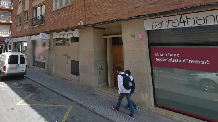 Clínica EGOS Clínica capilar en Terrassa fachada edificio